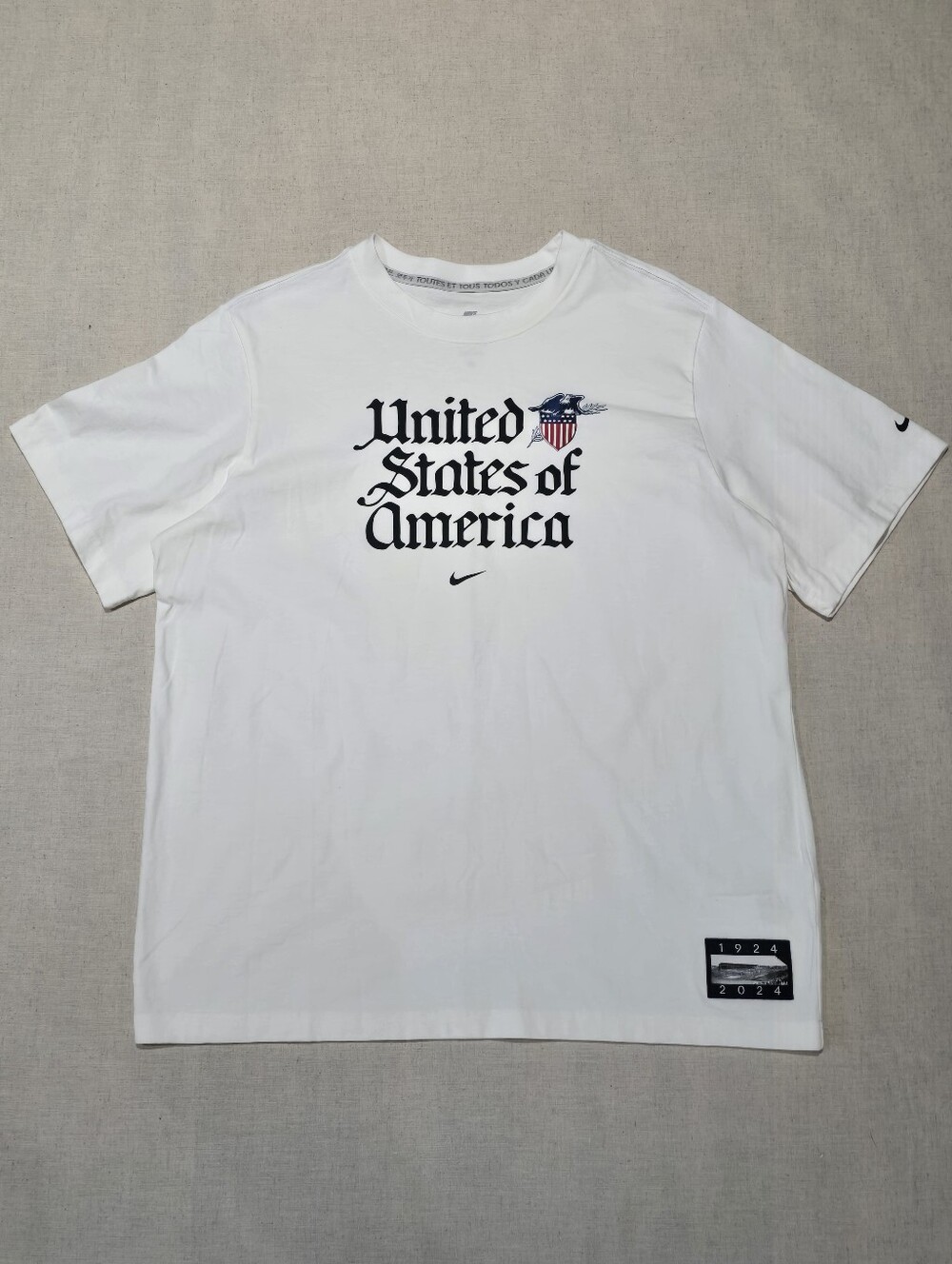 Nike White Short-Sleeve Graphic USA Crest Tee Mens Large